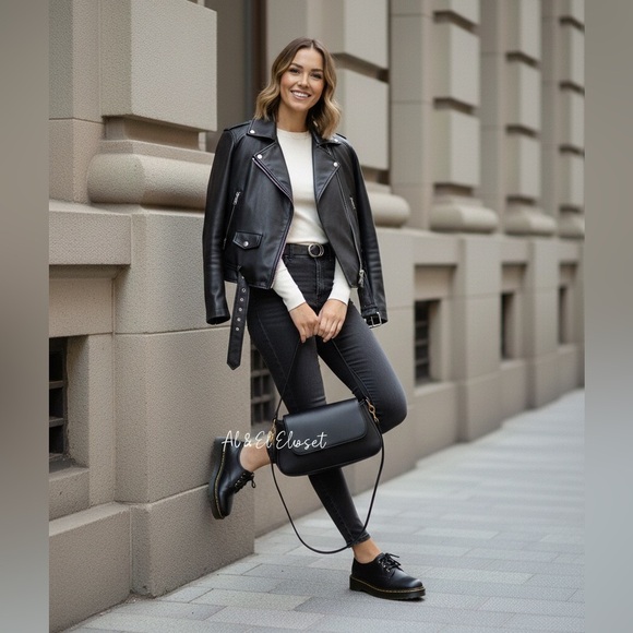 Dr. Martens Leona Lo Platform Oxford Shoes Black Leather Lug Sole Size 10 NWB - Picture 3 of 11